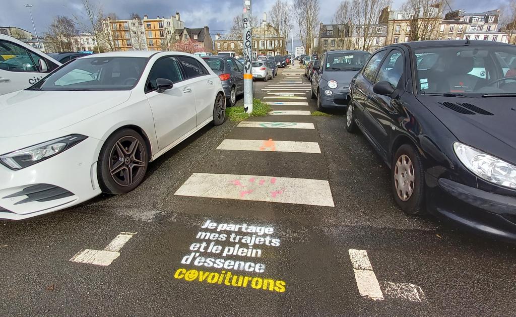 Pochoirs sur le parking Kerfautras